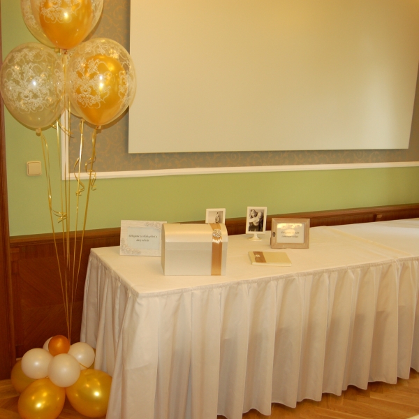 Balonky a svatebn� truhla