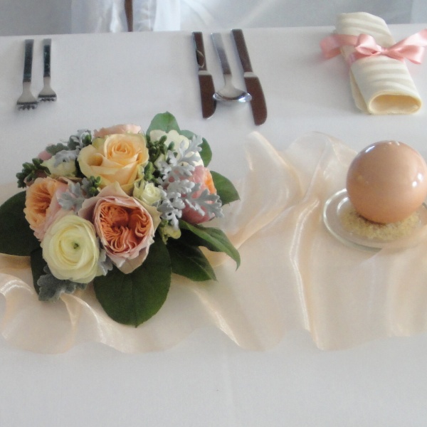 Svatebn� hostina