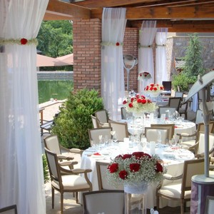 Svatebn� hostina