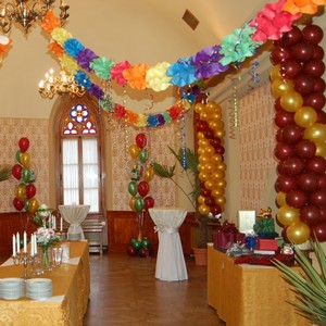 Bal�nky a girlandy