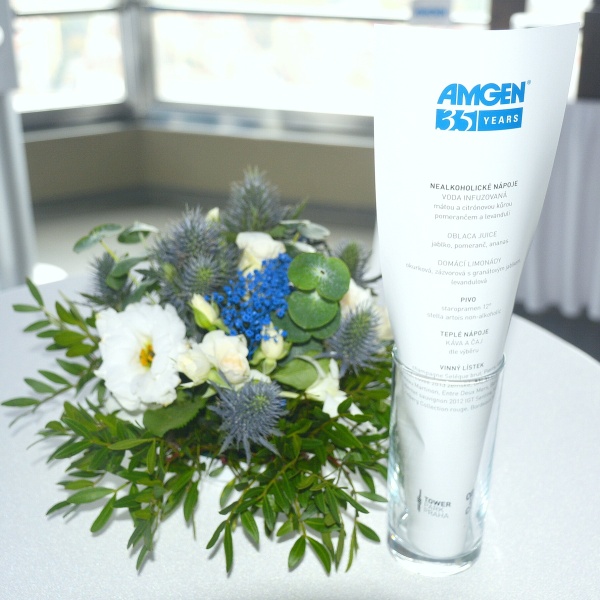 Amgen bistro stolky