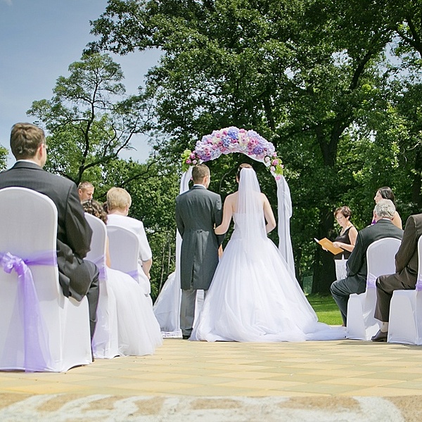 Svatebn� formality
