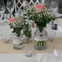 V�za s �zk�m hrdlem men�� s krajkou - k dispozici 9 ks