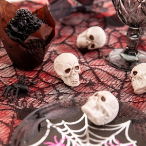 Dekorace halloweensk� lebky 12 ks