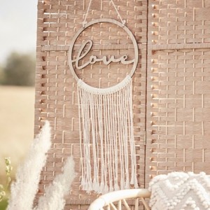 Dekorace z�v�sn�, d�even� "Love" s macrame 1ks