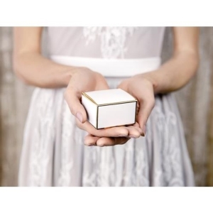 Krabi�ky na d�re�ky b�l� se zlat�m okrajem 6 x 3,5 x 5,5 cm 10 ks