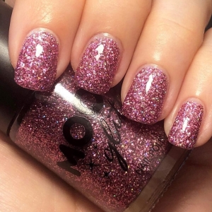 Lak na nehty holografick� s glitry r��ov� 14 ml