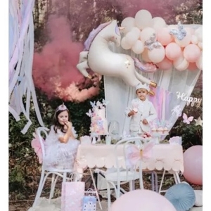 Pap�rov� ubrus s ma�li�kami r��ov� 180x120cm