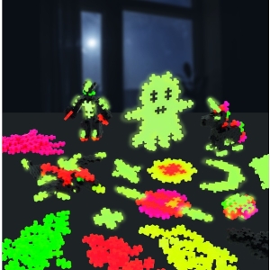 Plus-Plus Build and Glow - Sv�t�c� ve tm� (360 ks)