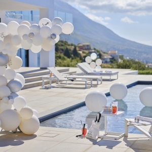 Sada bal�nk� na bal�nkov� oblouk b�l�/st��brn� Hen party 75 ks