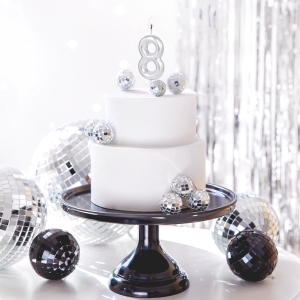 Sv��ka dortov� leskl� "8" st��brn� 6 cm