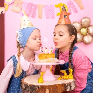 Sv��ky narozeninov� s Kon�ky 6 ks