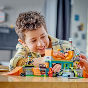 LEGO� City 60364 Pouli�n� skatepark