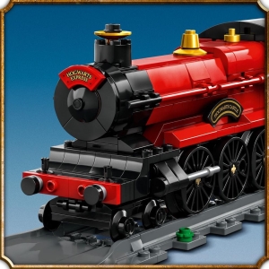 LEGO� Harry Potter� 76423 Bradavick� expres a n�dra�� v Prasink�ch