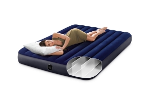 Nafukovac� postel Standard Queen s ru�n� pumpou