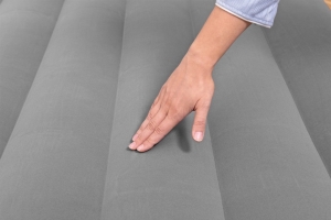 Nafukovac� matrace Air Mattress Queen 2.03m x 1.52m x 46 cm se zabudovanou pumpou