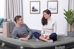 Nafukovac� matrace Air Mattress Queen 2.03m x 1.52m x 30cm se zabudovanou pumpou